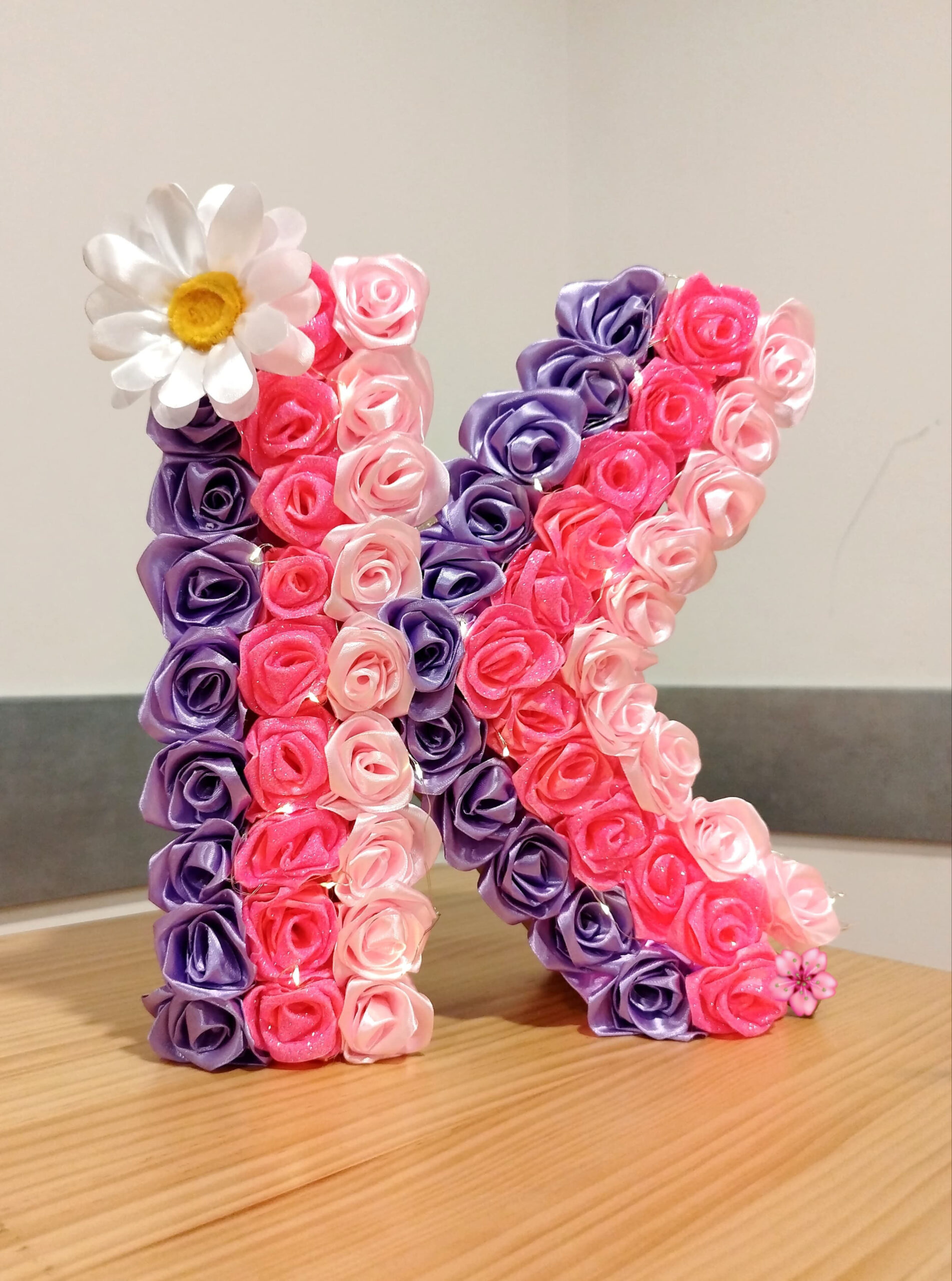 K realizada con flores personalizable